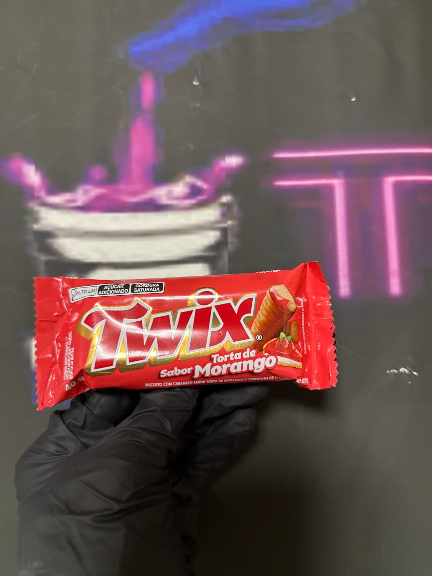 Twix strawberry creme pie