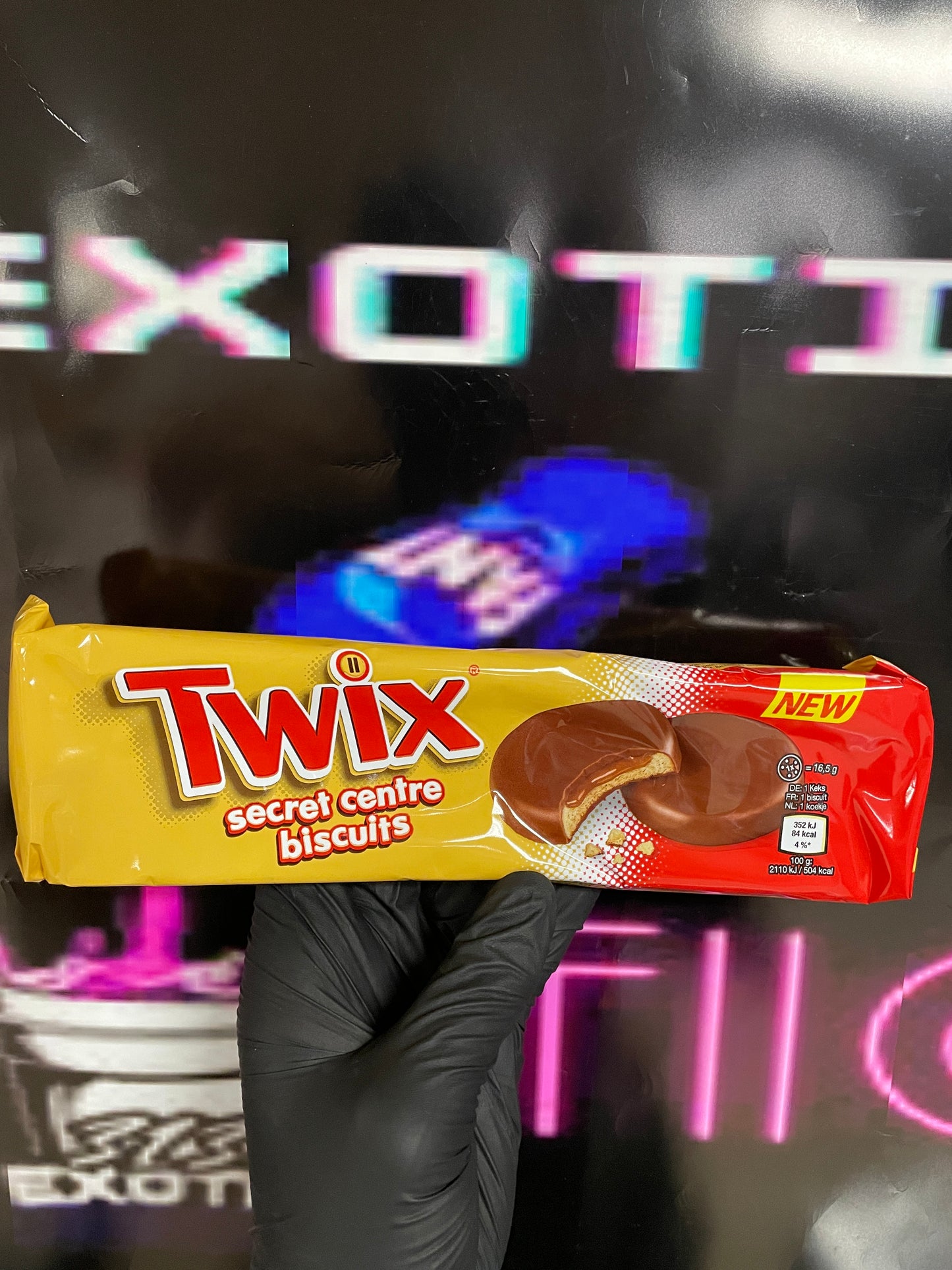 Twix Secret Centre Biscuits case