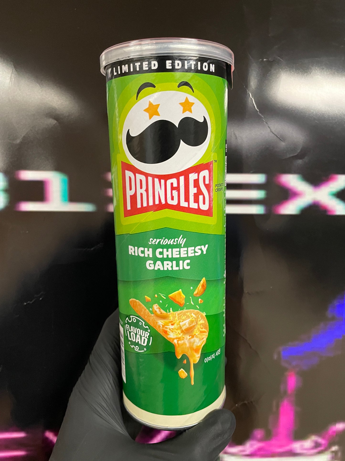 Pringles Rich Cheesy Garlic case